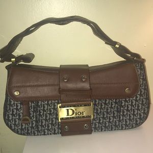 Dior shoulder bag.